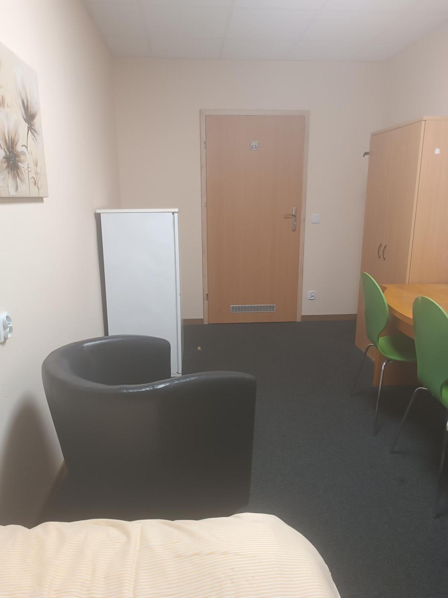 Hostel Krosnienska 12 Zielona Góra Eksteriør billede