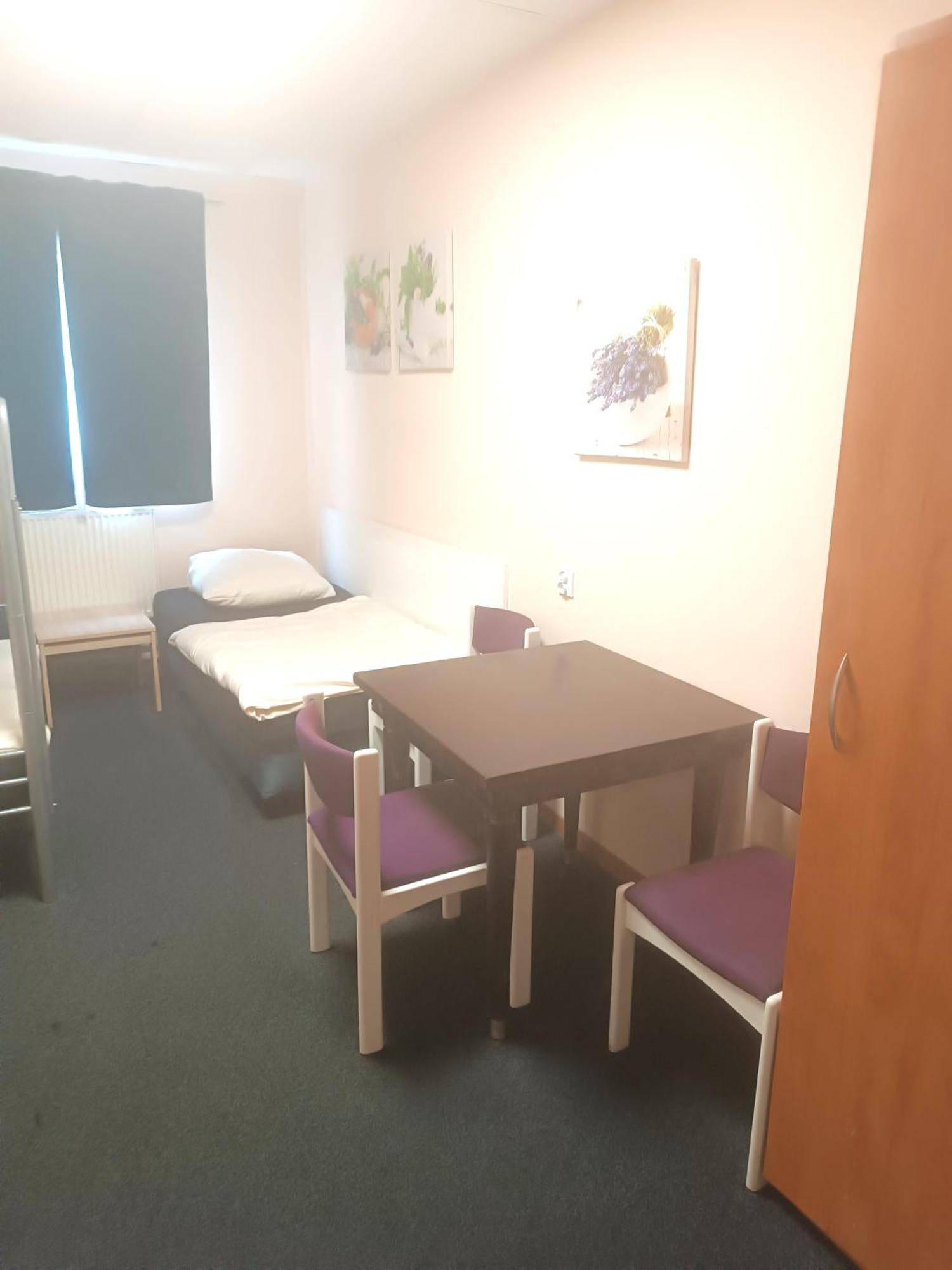 Hostel Krosnienska 12 Zielona Góra Eksteriør billede