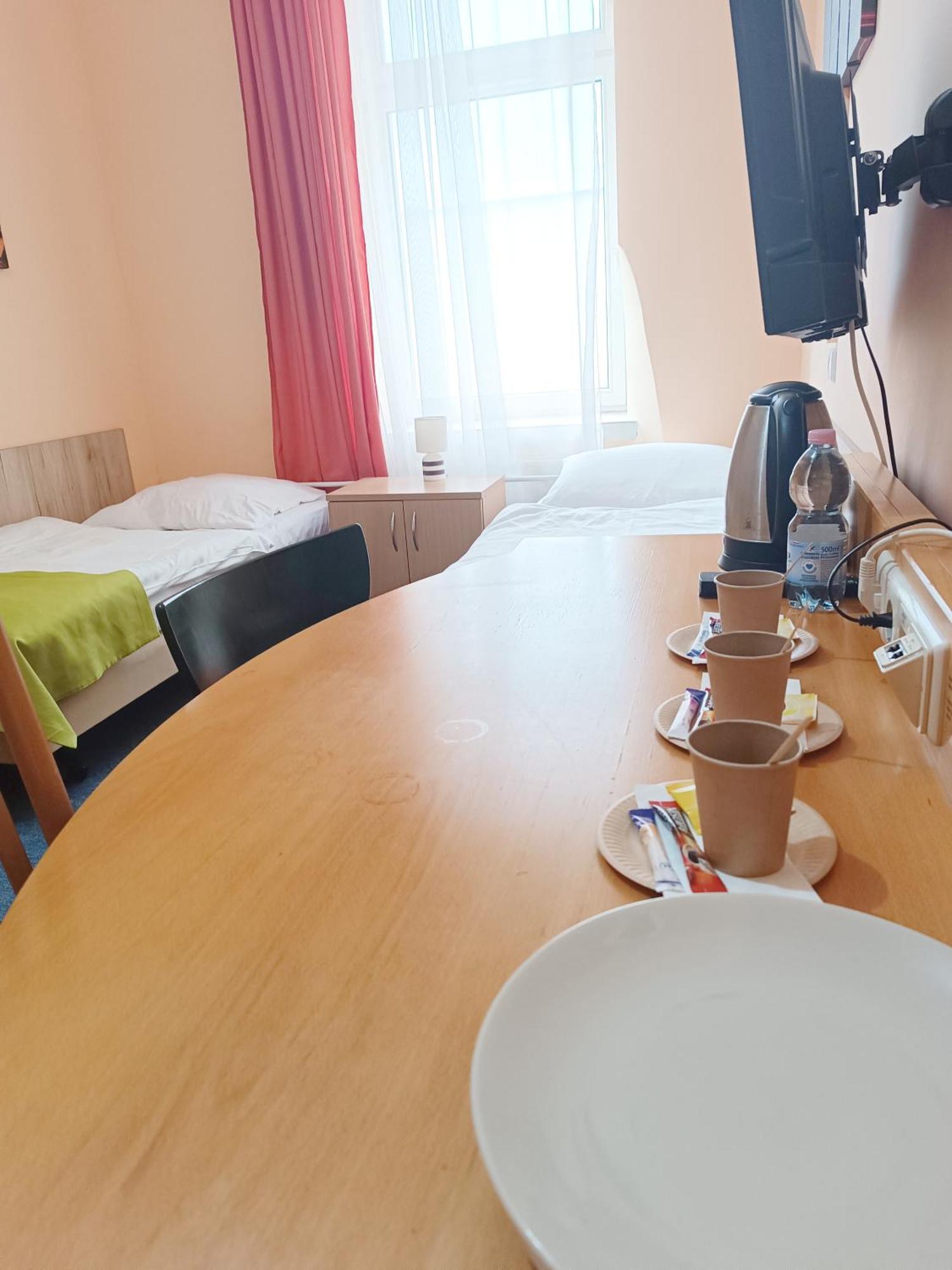 Hostel Krosnienska 12 Zielona Góra Eksteriør billede