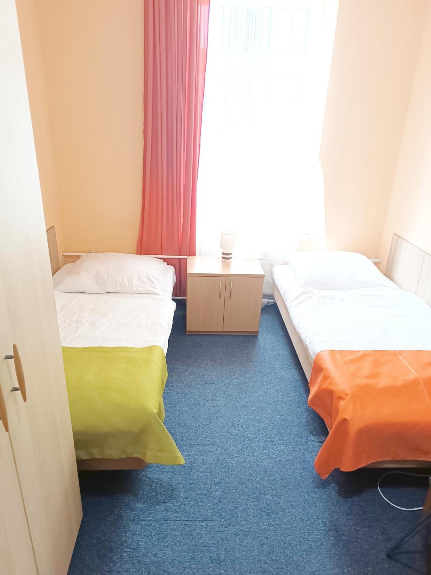 Hostel Krosnienska 12 Zielona Góra Eksteriør billede