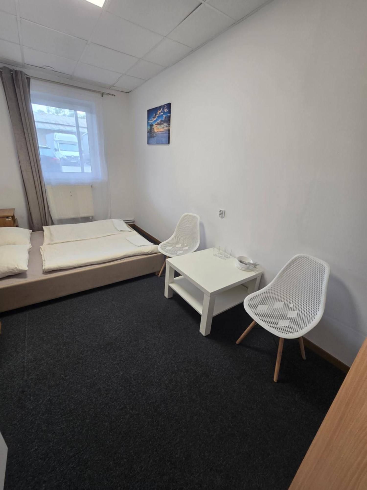 Hostel Krosnienska 12 Zielona Góra Eksteriør billede