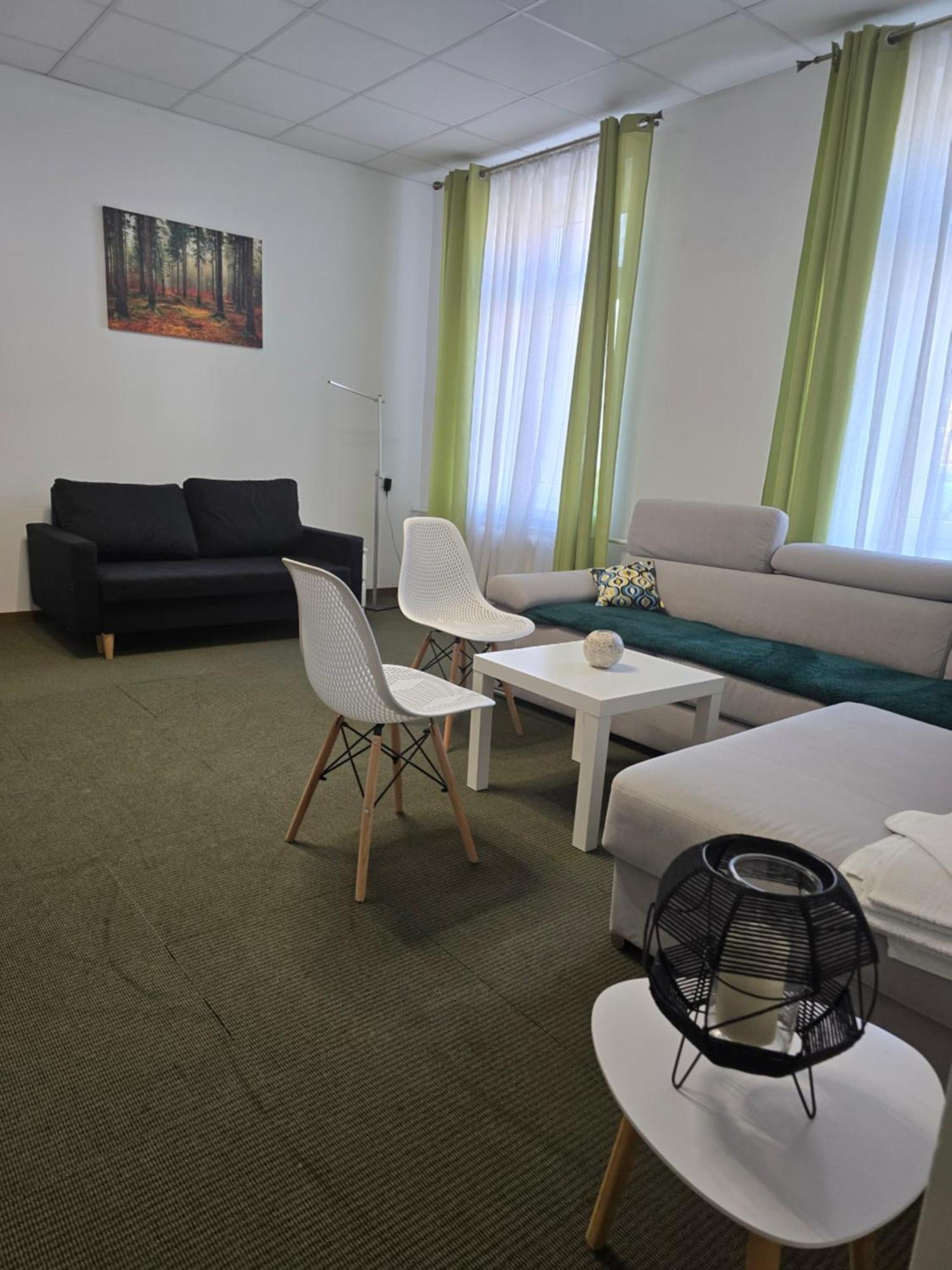 Hostel Krosnienska 12 Zielona Góra Eksteriør billede