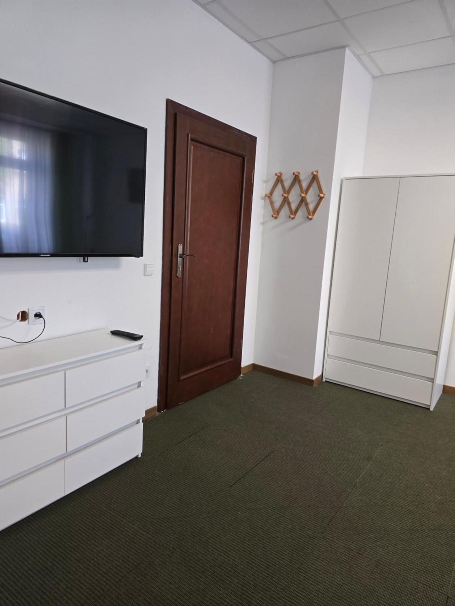 Hostel Krosnienska 12 Zielona Góra Eksteriør billede