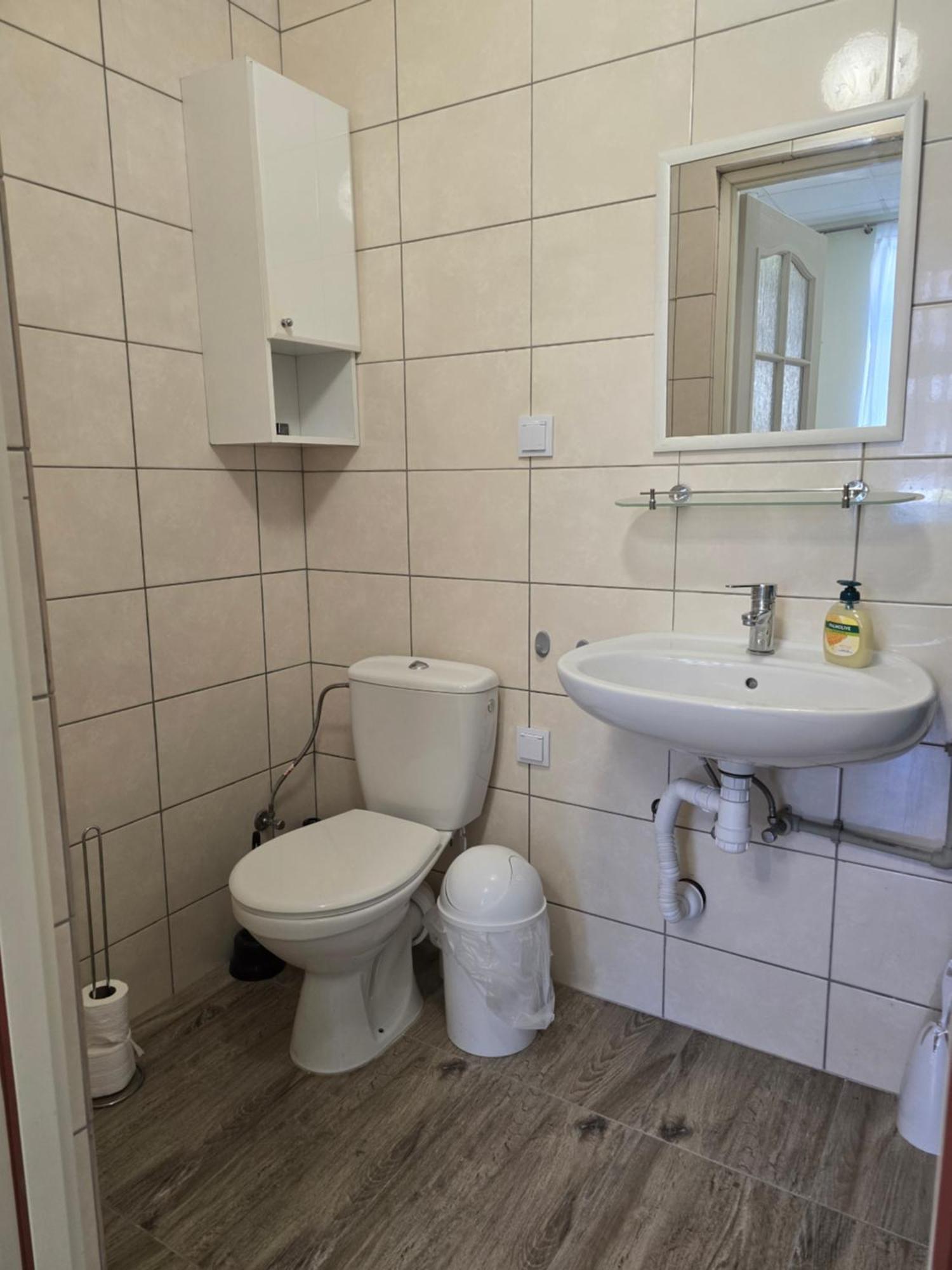 Hostel Krosnienska 12 Zielona Góra Eksteriør billede
